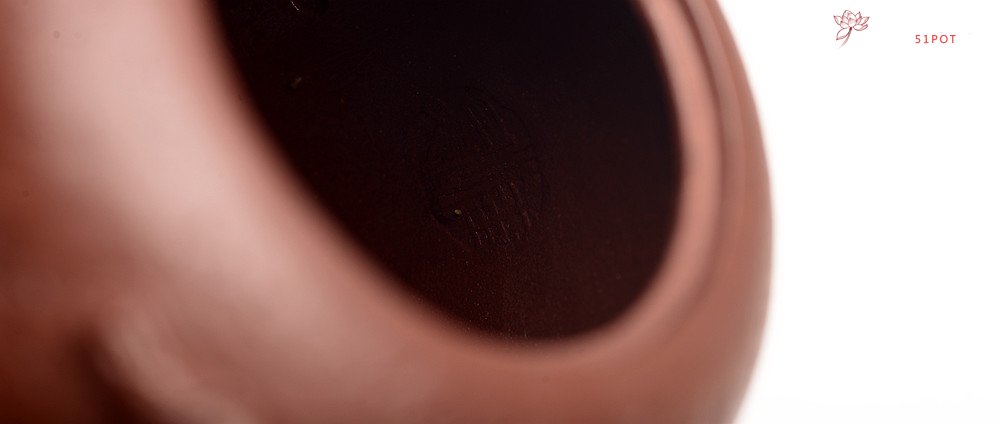 紫砂壶图片：潘丹初全手新作 泥‘玄’系列之玄石 古拙文气  石竹 峥嵘岁月 - 宜兴紫砂壶网