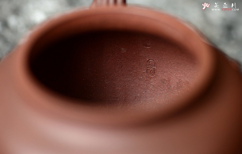 紫砂壶图片：潘丹初原创‘秀气’系列之腊梅 纯净底槽青 朴实素雅 刚挺 - 宜兴紫砂壶网