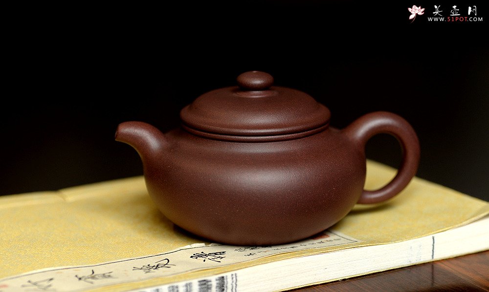 紫砂壶图片：施梦佳新作 全手仿古 传统经典 韵味十足 - 宜兴紫砂壶网