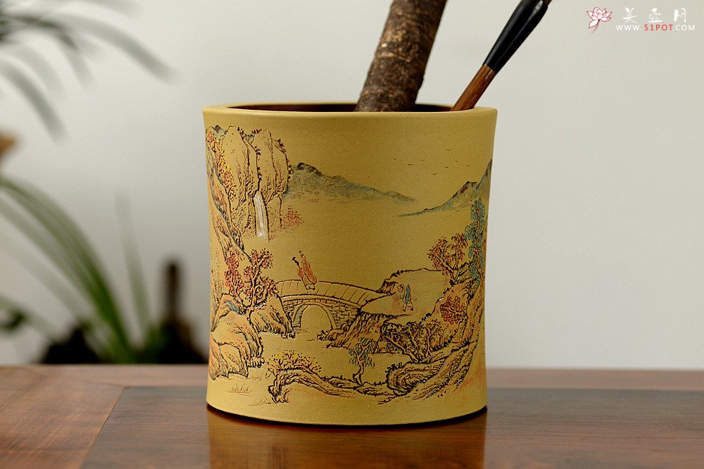 紫砂壶图片：朱牧清精心装饰山水笔筒~~别有风韵！！ - 宜兴紫砂壶网