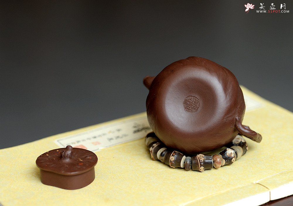 紫砂壶图片：花货新风尚  妙趣横生 潘丹初全手新作 树魂 - 宜兴紫砂壶网