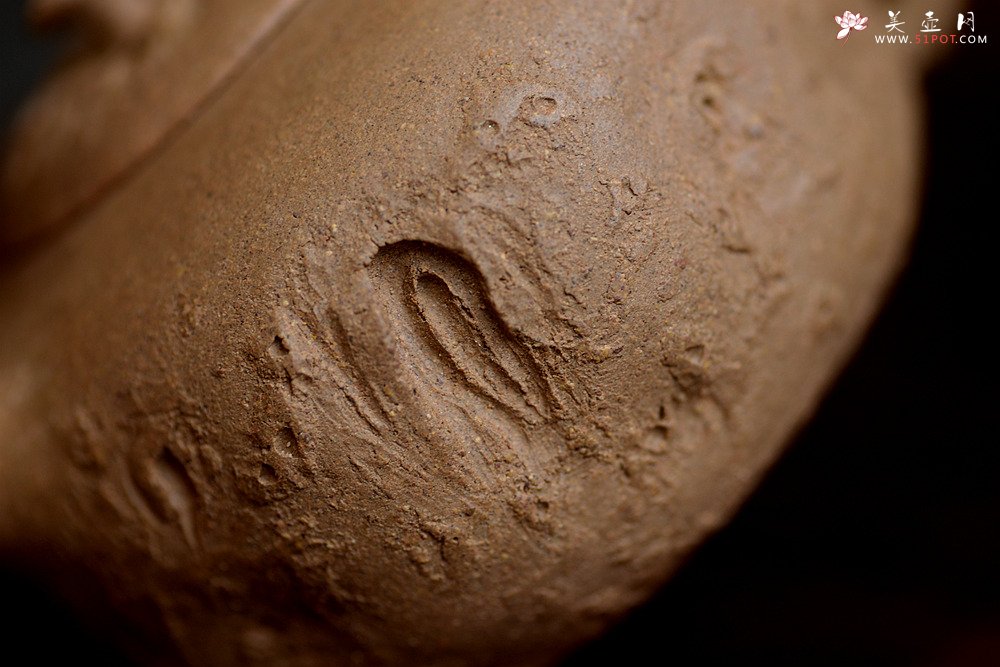 紫砂壶图片：姜建荣全手作品 古朴之味~~~沧桑质感 全手龚春 - 宜兴紫砂壶网