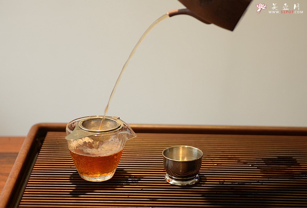 紫砂壶图片：美壶定制赠品活动 茶盘必备 不锈钢漏斗套组 - 宜兴紫砂壶网