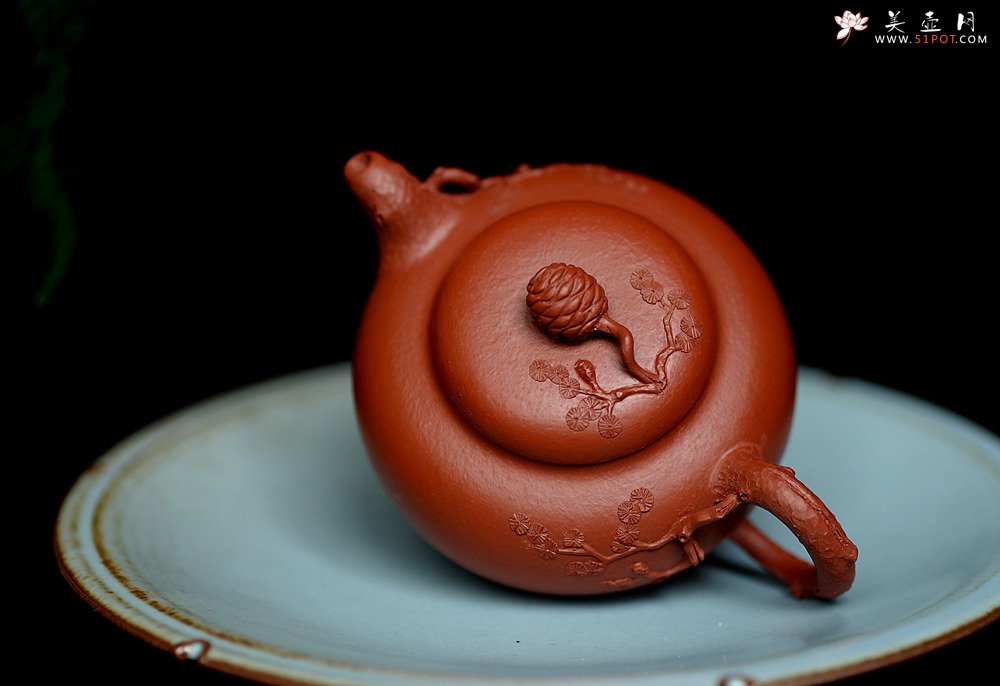 紫砂壶图片：蔡一强新品  实用花货 以松针装饰生动  原矿朱泥 全手松韵壶 - 宜兴紫砂壶网