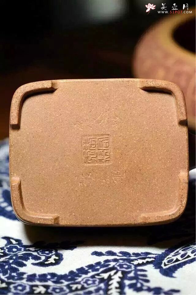 紫砂壶图片：提梁壶 - 宜兴紫砂壶网