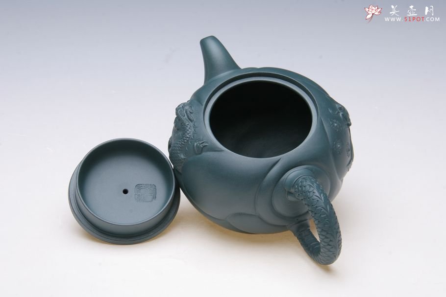 紫砂壶图片：鱼化龙 采用早期一厂民国绿泥 - 宜兴紫砂壶网