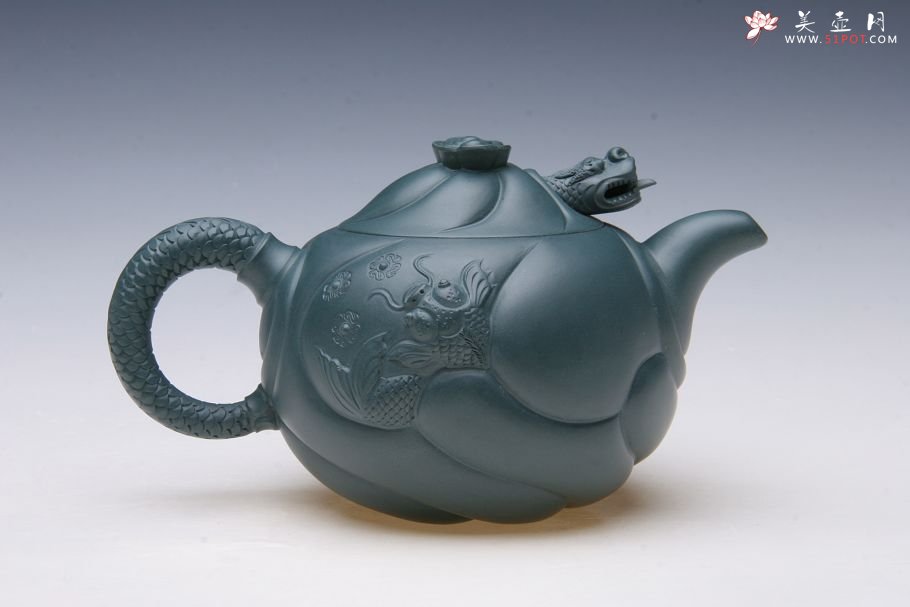 紫砂壶图片：鱼化龙 采用早期一厂民国绿泥 - 宜兴紫砂壶网