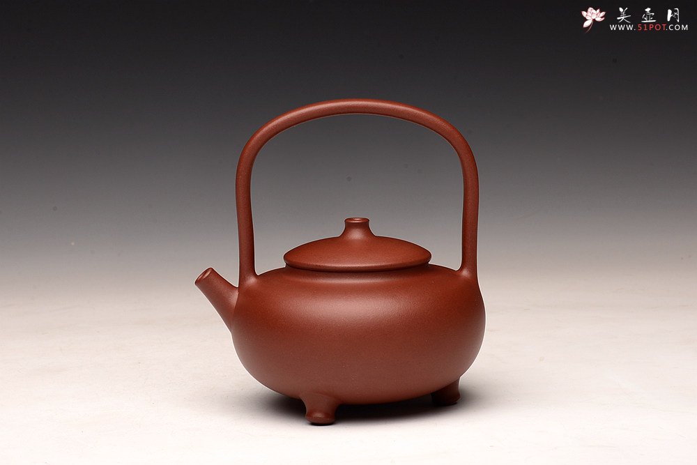 紫砂壶图片：饱满挺拔 圆润可人 于洪霞乙未年全手作品 童馨提梁 - 宜兴紫砂壶网