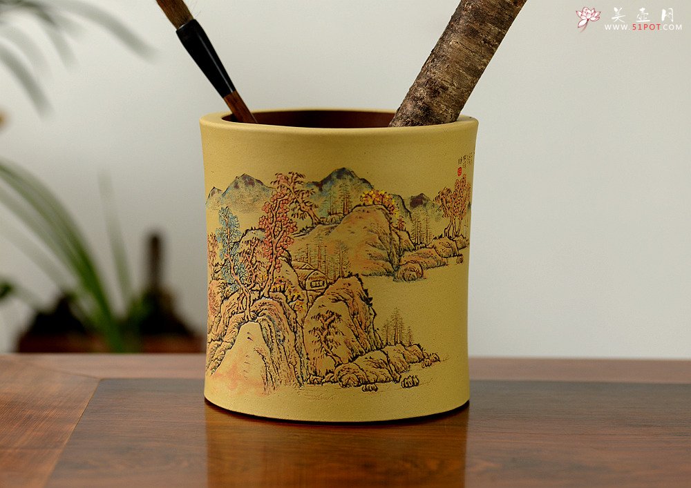 紫砂壶图片：朱牧清精心装饰山水笔筒~~别有风韵！！ - 宜兴紫砂壶网