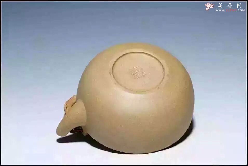 紫砂壶图片：提梁壶 - 宜兴紫砂壶网