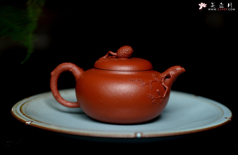 紫砂壶图片：蔡一强新品  实用花货 以松针装饰生动  原矿朱泥 全手松韵壶 - 宜兴紫砂壶网