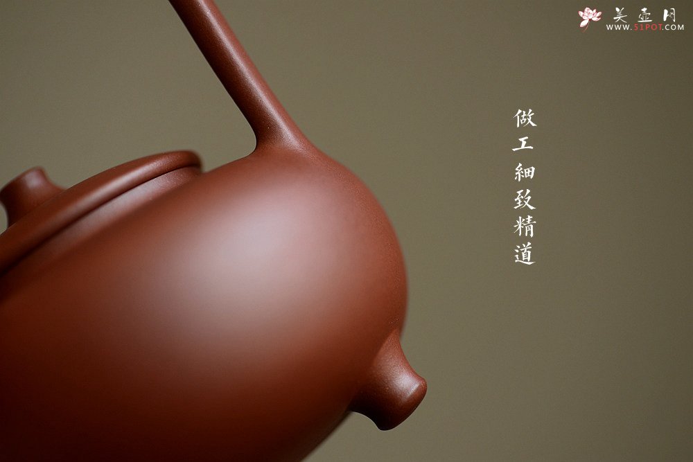 紫砂壶图片：饱满挺拔 圆润可人 于洪霞乙未年全手作品 童馨提梁 - 宜兴紫砂壶网