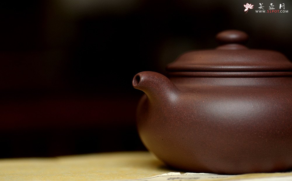 紫砂壶图片：施梦佳新作 全手仿古 传统经典 韵味十足 - 宜兴紫砂壶网