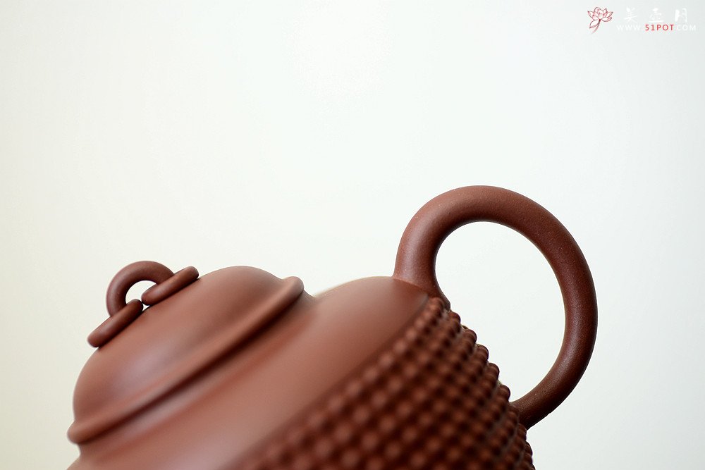 紫砂壶图片：于洪霞乙未年全手精品之作 挺拔俊秀  全手钟乐  - 宜兴紫砂壶网
