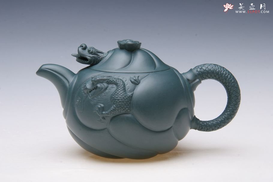 紫砂壶图片：鱼化龙 采用早期一厂民国绿泥 - 宜兴紫砂壶网