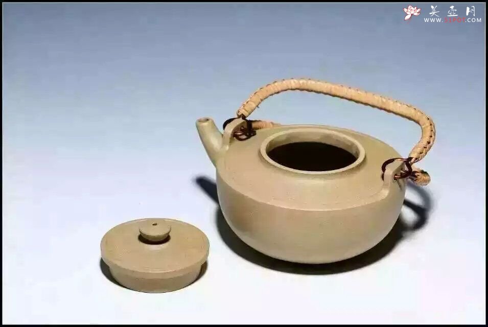 紫砂壶图片：提梁壶 - 宜兴紫砂壶网