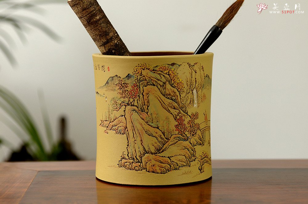 紫砂壶图片：朱牧清精心装饰山水笔筒~~别有风韵！！ - 宜兴紫砂壶网