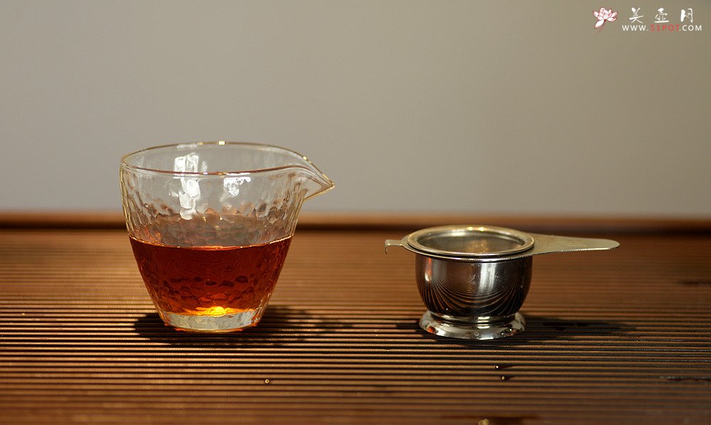 紫砂壶图片：美壶定制赠品活动 茶盘必备 不锈钢漏斗套组 - 宜兴紫砂壶网