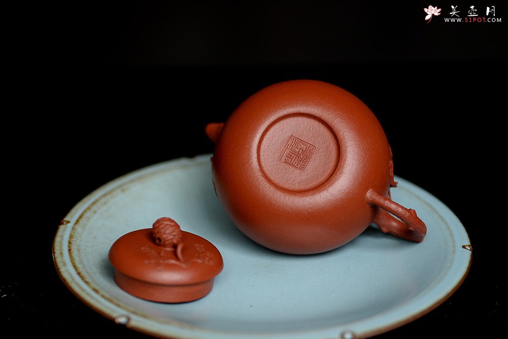 紫砂壶图片：蔡一强新品  实用花货 以松针装饰生动  原矿朱泥 全手松韵壶 - 宜兴紫砂壶网