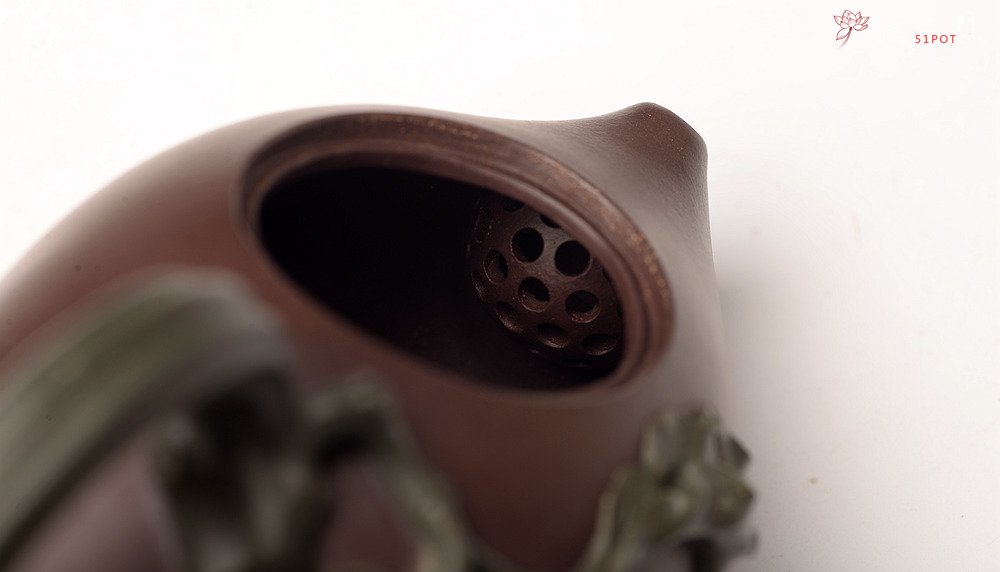 紫砂壶图片：田园清趣 理趣兼备 合于美学 茄形高年惬意壶 孙伟强张新亚合作 - 宜兴紫砂壶网