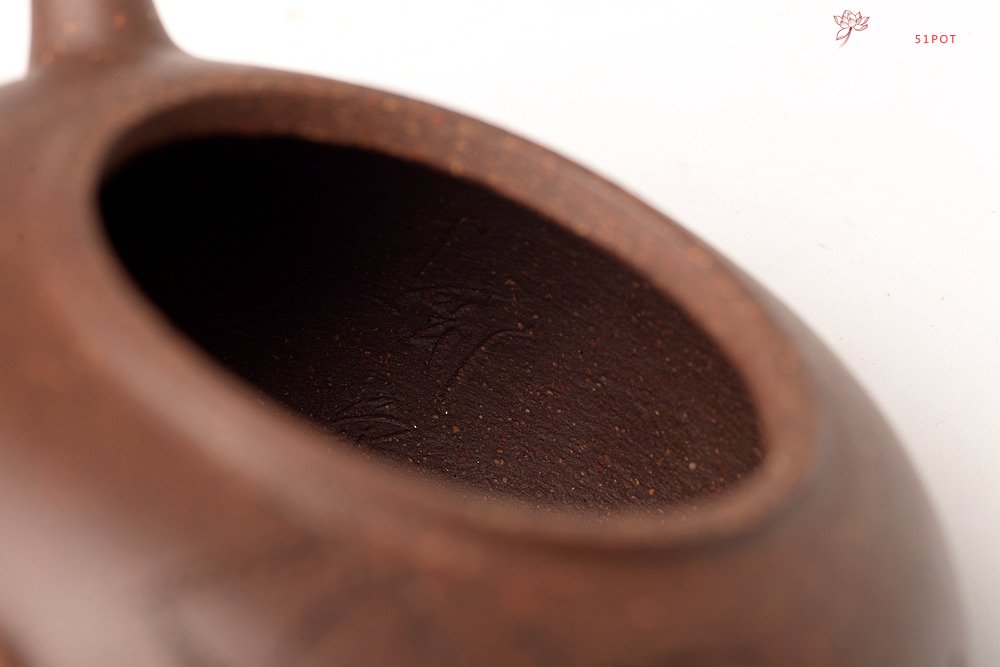 紫砂壶图片：强强联合 詹黎明全手新作 紫玉金砂  高路金石装饰 宝相 恽秀可人 - 宜兴紫砂壶网