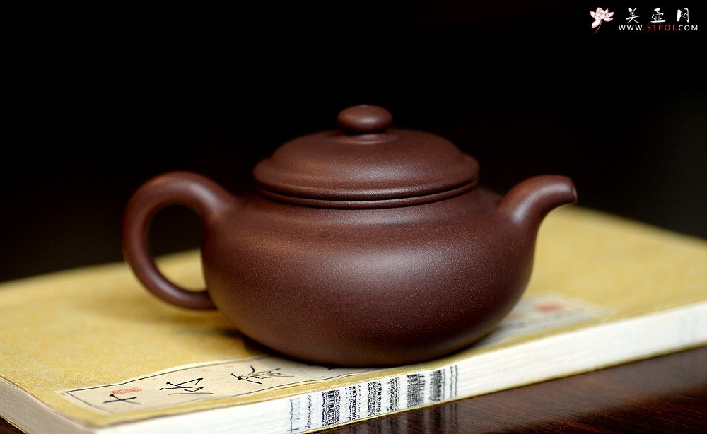 紫砂壶图片：施梦佳新作 全手仿古 传统经典 韵味十足 - 宜兴紫砂壶网