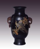 紫砂壶图片：黑料孔雀瓶 - 宜兴紫砂壶网