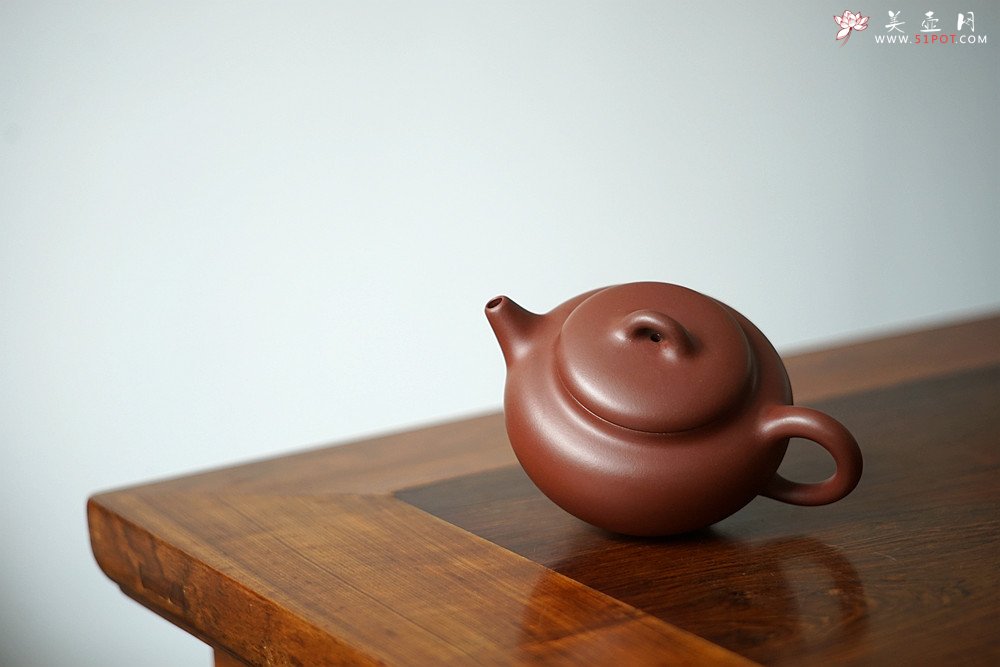 紫砂壶图片：俞欣荣新作 美壶特惠 经典实用 出水如注 线条流畅 做工精致 汉韵（高旭峰款式） - 宜兴紫砂壶网