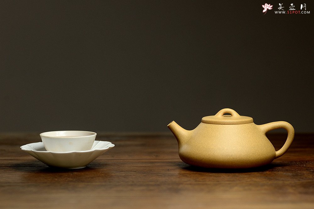 紫砂壶图片：顾小英全手子冶石瓢  器形端正~ 骨肉均挺 传统实用 - 宜兴紫砂壶网