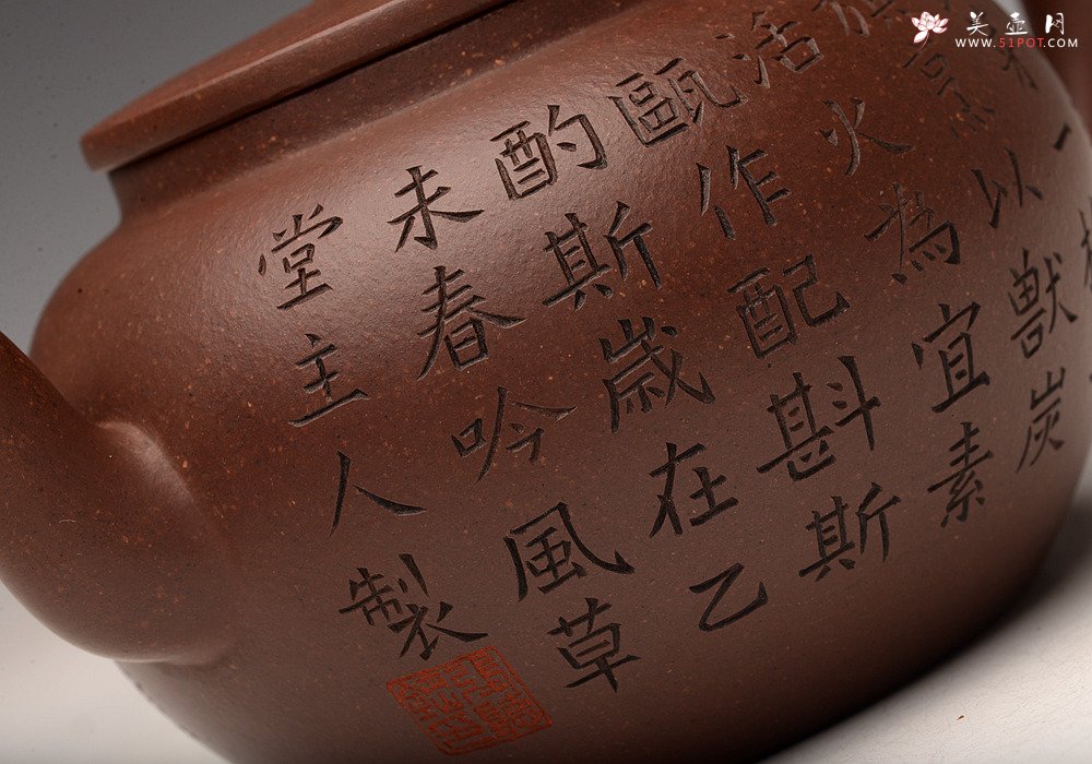 紫砂壶图片：张听钢精刻之作 全手平盖莲子 摹古清.申锡 耐品古朴 - 宜兴紫砂壶网