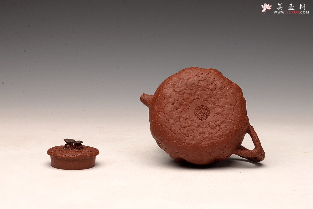 紫砂壶图片：肌理自然生动 全手灵芝龚春 古朴之味 - 宜兴紫砂壶网