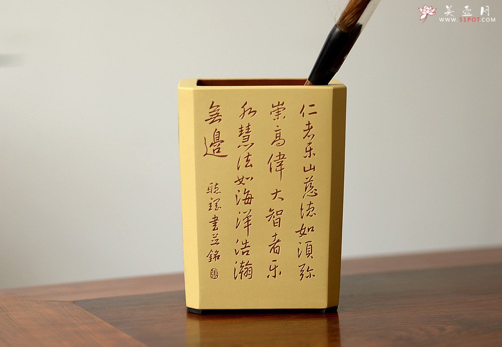 紫砂壶图片：张听钢新意装饰 现代画风  四方笔筒 别有风韵~ 暂不接受定做 - 宜兴紫砂壶网