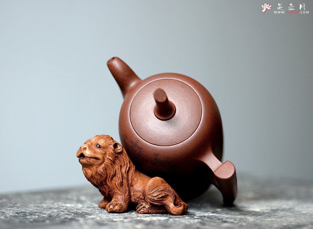 紫砂壶图片：精刻上山虎 一壶威风~ 大千 - 宜兴紫砂壶网