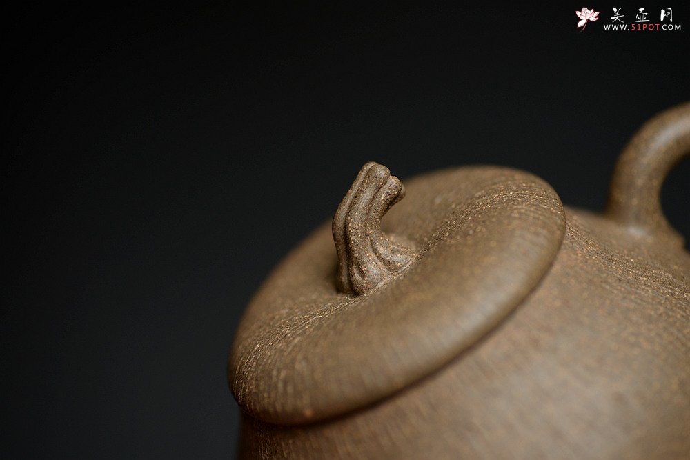 紫砂壶图片：潘小东全手新作 学院风 亭亭玉立 文气可人 玉瓜 - 宜兴紫砂壶网