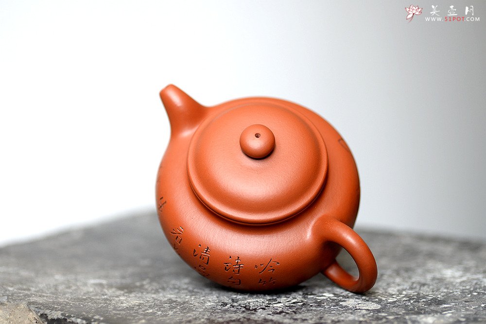 紫砂壶图片：张听刚装饰 刀法老辣 饱满周正 全手掇只 优质朱泥 - 宜兴紫砂壶网