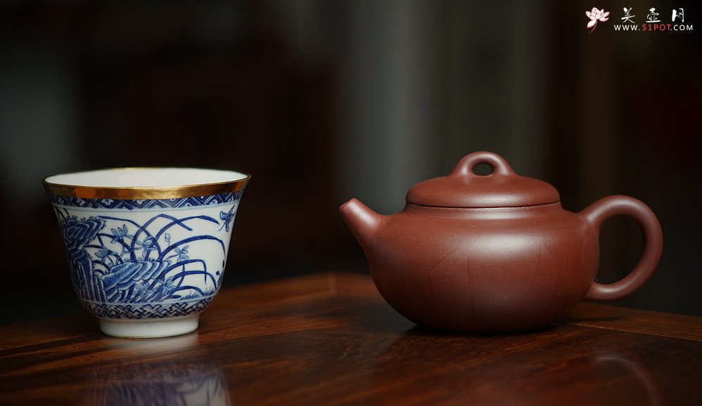 紫砂壶图片：俞欣荣新作 美壶特惠 经典实用 出水如注 线条流畅 做工精致 汉韵（高旭峰款式） - 宜兴紫砂壶网