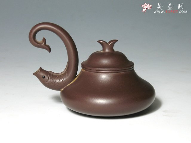 紫砂壶图片：紫泥版九龙吸水 - 宜兴紫砂壶网