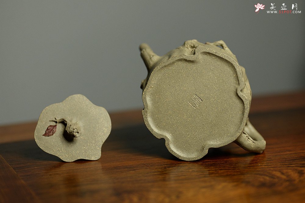 紫砂壶图片：学院派风格~ 郑志贤全手作品 秋吟 一缕秋风迎面来~ - 宜兴紫砂壶网