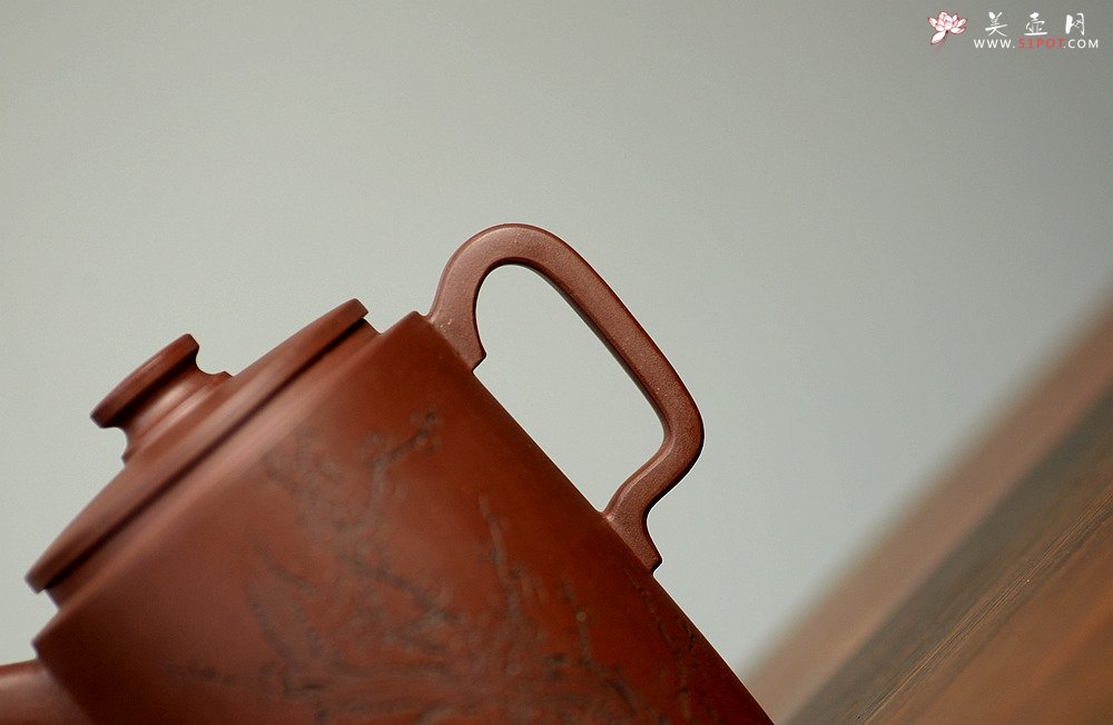 紫砂壶图片：国助工唐文乙未年新作 全手玉柱 国助袁德波老师装饰 - 宜兴紫砂壶网