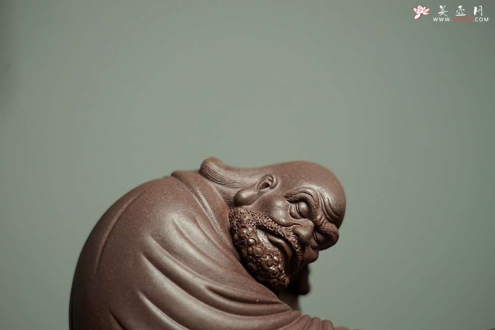 紫砂壶图片：细工大赞 刘祥精品雕塑 指点迷经  - 宜兴紫砂壶网