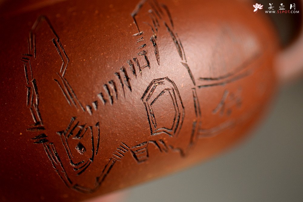 紫砂壶图片：美壶特惠 路达全手新品 温润可人 扁而不僵 全手扁腹二 - 宜兴紫砂壶网