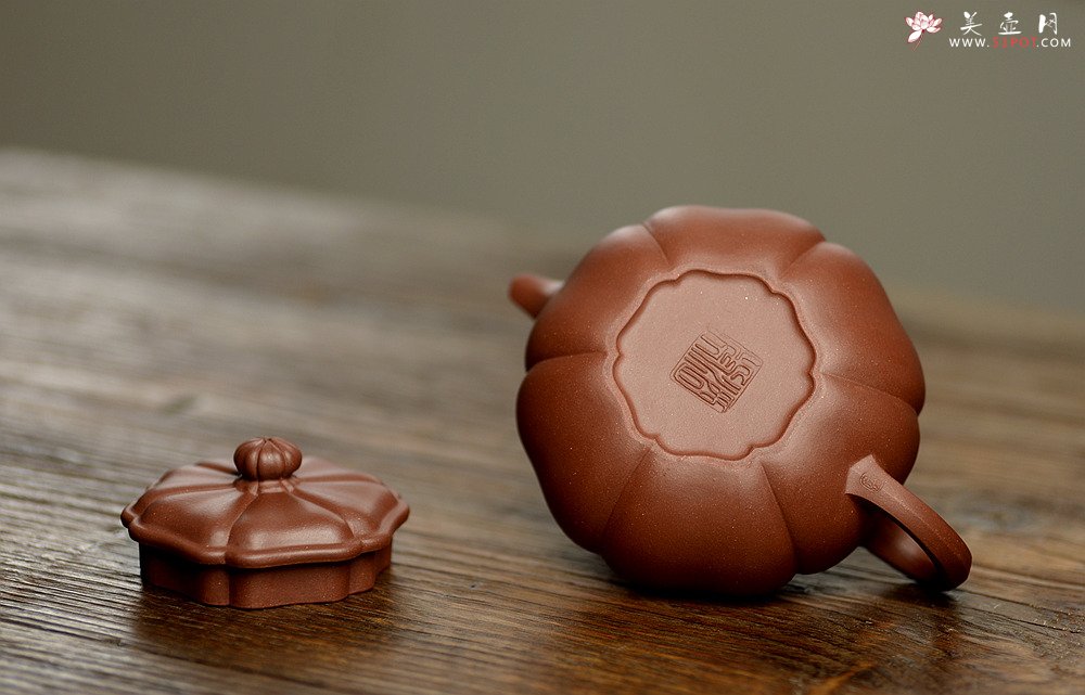 紫砂壶图片：精美之作 美若葵花 张力十足 葵仿古 - 宜兴紫砂壶网