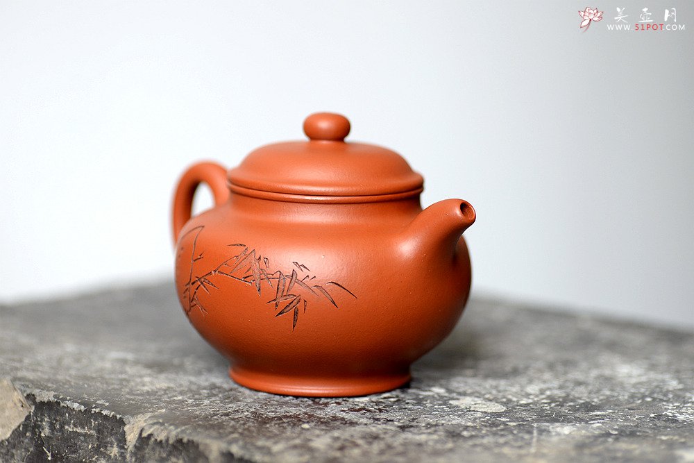 紫砂壶图片：张听刚装饰 刀法老辣 饱满周正 全手掇只 优质朱泥 - 宜兴紫砂壶网