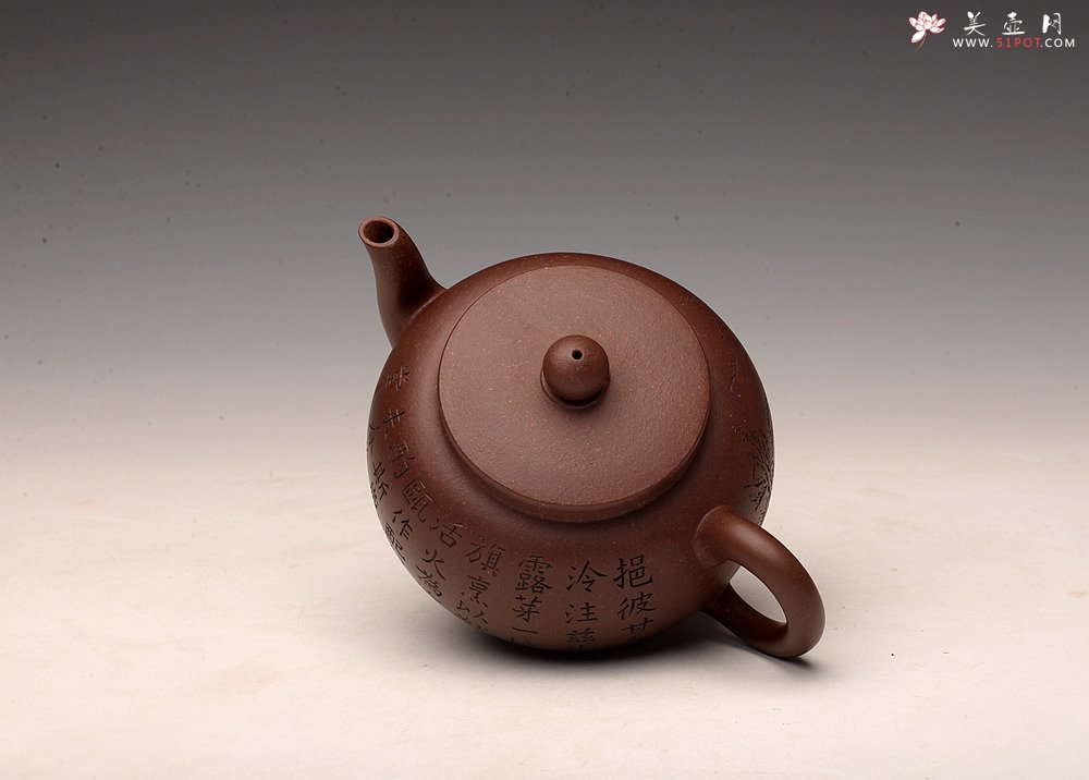 紫砂壶图片：张听钢精刻之作 全手平盖莲子 摹古清.申锡 耐品古朴 - 宜兴紫砂壶网