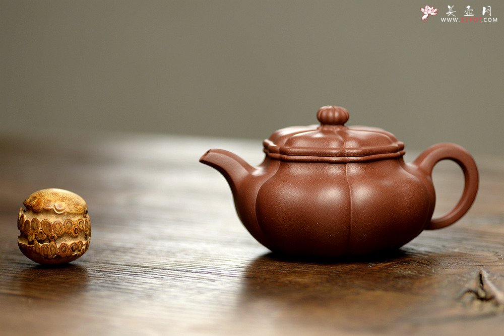 紫砂壶图片：精美之作 美若葵花 张力十足 葵仿古 - 宜兴紫砂壶网