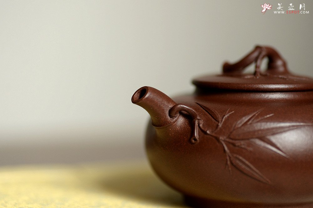 紫砂壶图片：优质老紫泥 大口实用 全手小智竹 贴叶飘逸 - 宜兴紫砂壶网