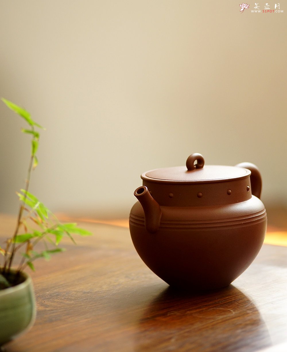 紫砂壶图片：于洪霞全手原创作品 摹古雅韵 精致耐品~  宋意 - 宜兴紫砂壶网