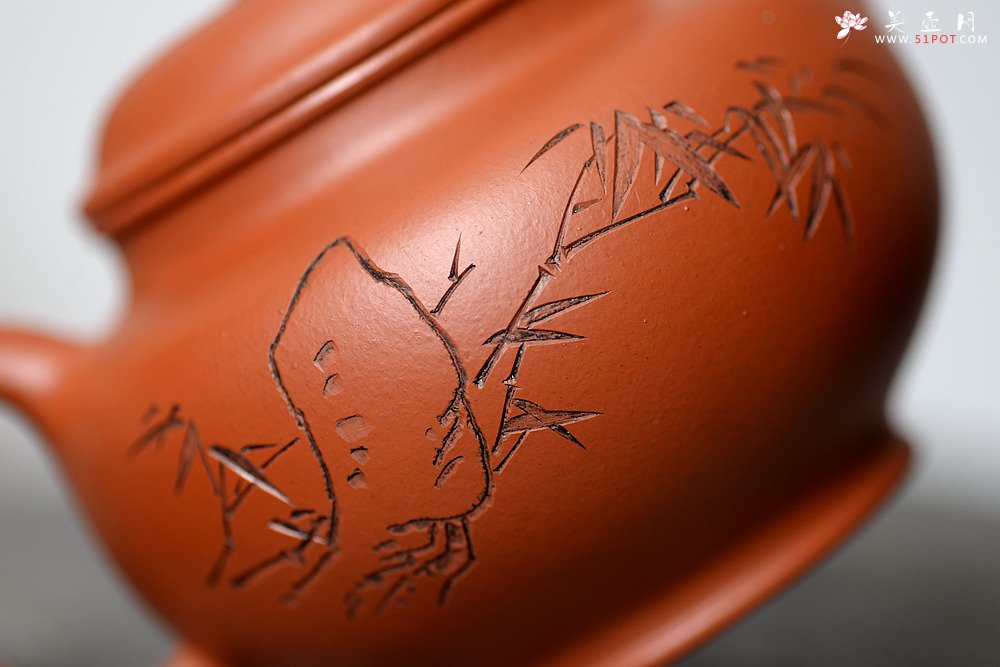 紫砂壶图片：张听刚装饰 刀法老辣 饱满周正 全手掇只 优质朱泥 - 宜兴紫砂壶网