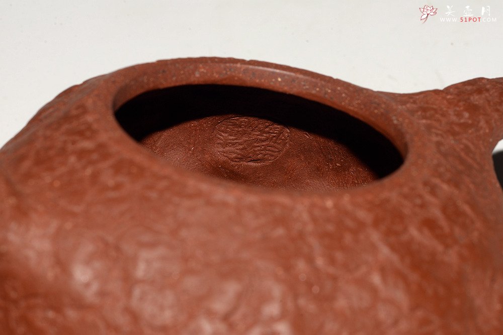 紫砂壶图片：肌理自然生动 全手灵芝龚春 古朴之味 - 宜兴紫砂壶网