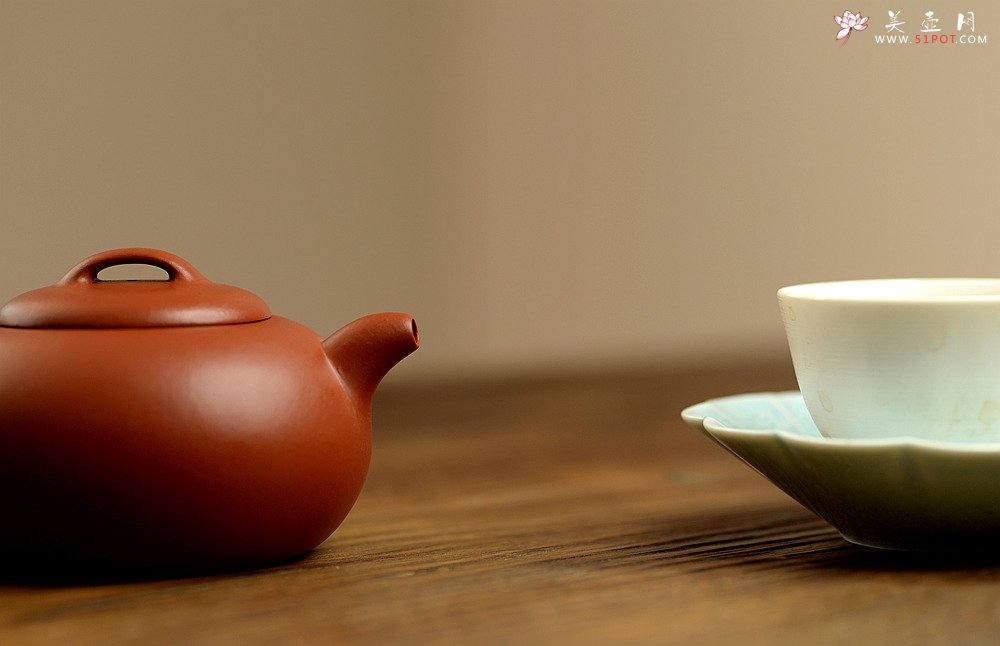 紫砂壶图片：徐亚春作品 实用性强 优质朱泥 娇艳可人 红泉 - 宜兴紫砂壶网